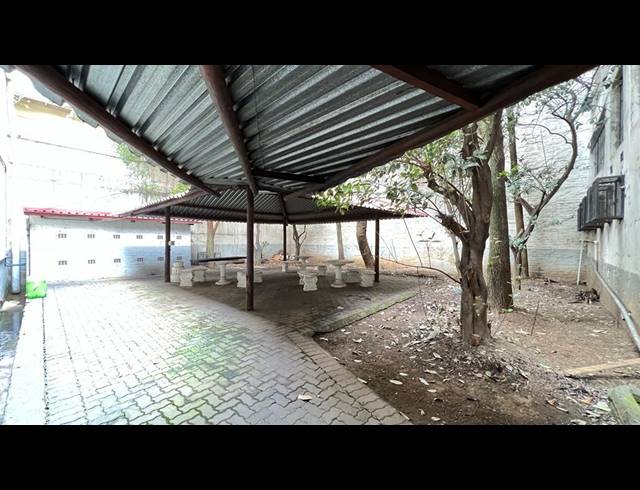 1,660M² WAREHOUSE FOR SALE IN VILLAGE DEEP
